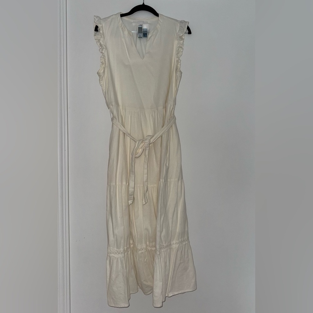 Elegant Cream Sleeveless Dress